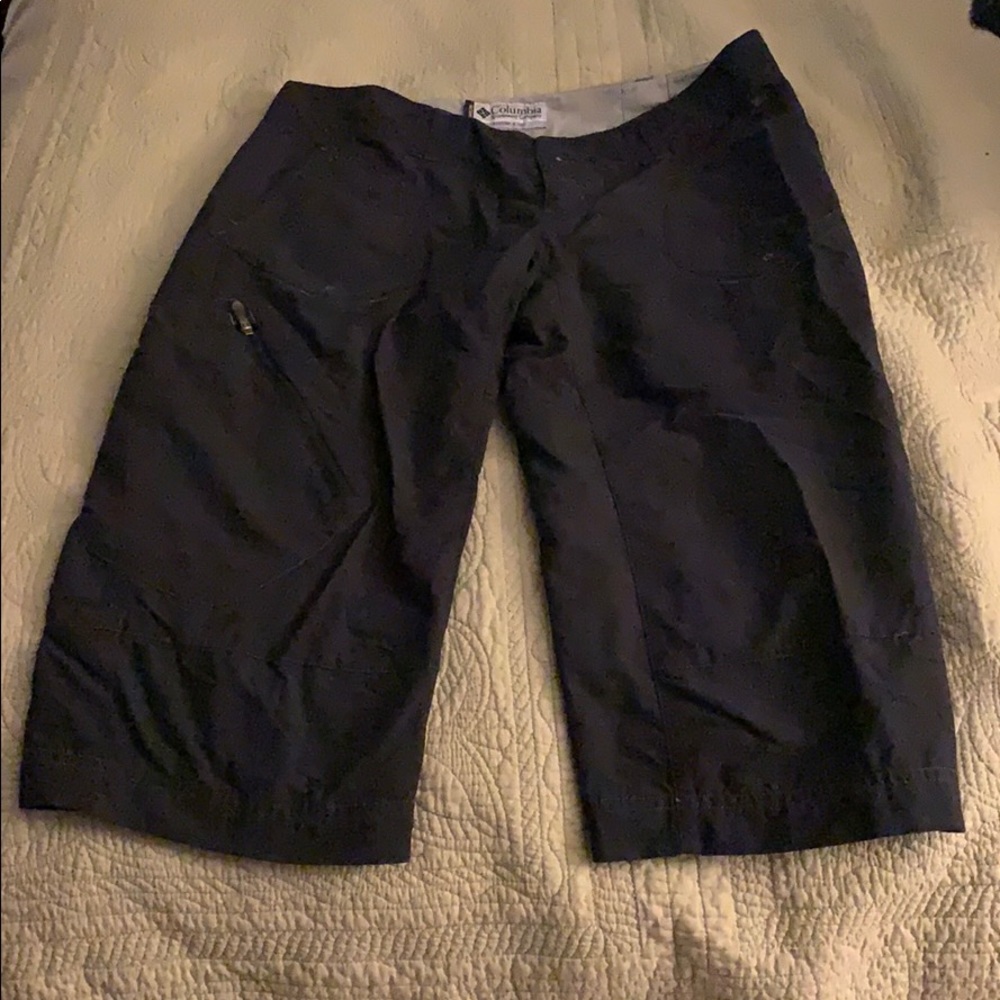 Size 6 Columbia shorts black